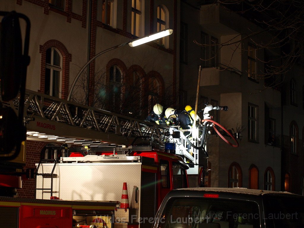 Feuer 3 Dachstuhlbrand Koeln Muelheim Gluecksburgstr P226.JPG